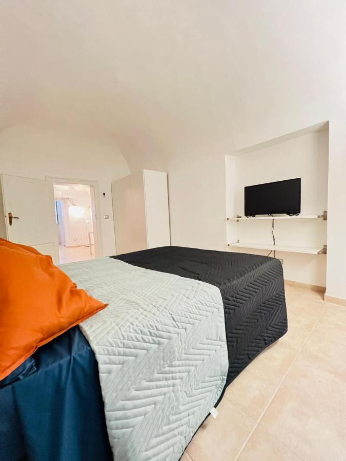 Casa Aurora Apartment Бари Екстериор снимка