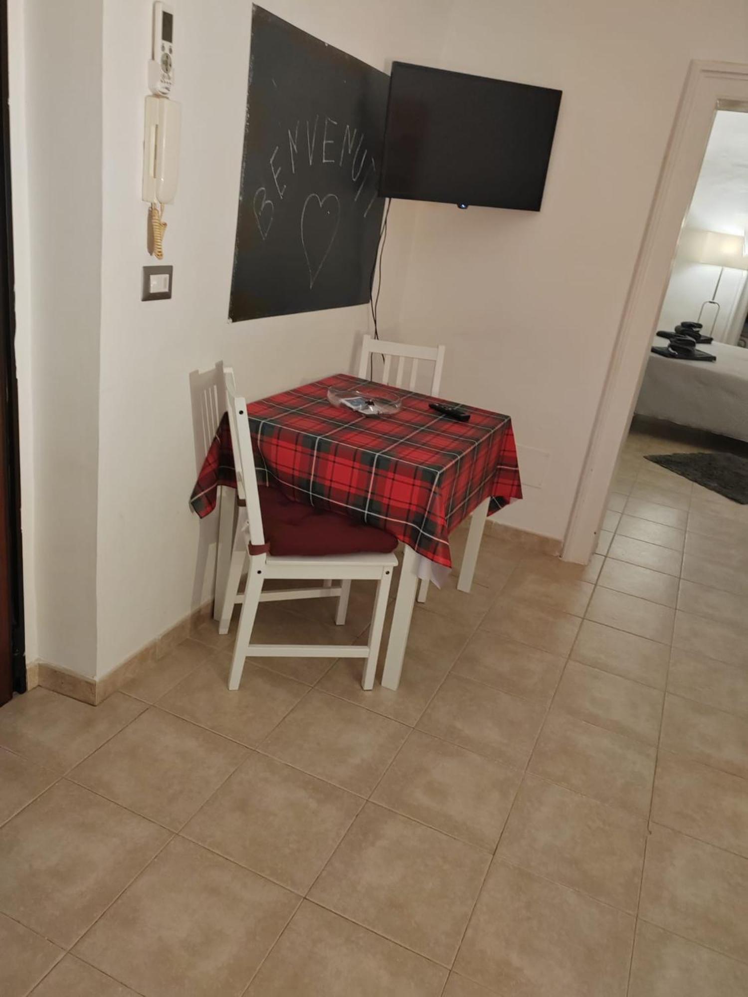 Casa Aurora Apartment Бари Екстериор снимка